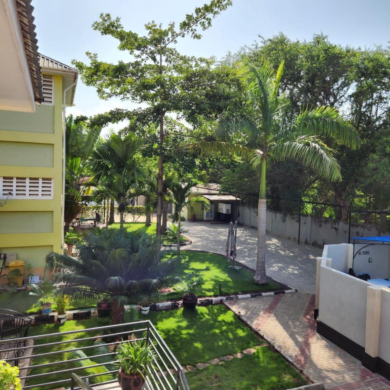Len Apartments ดาร์เอสซาลาม ภายนอก รูปภาพ